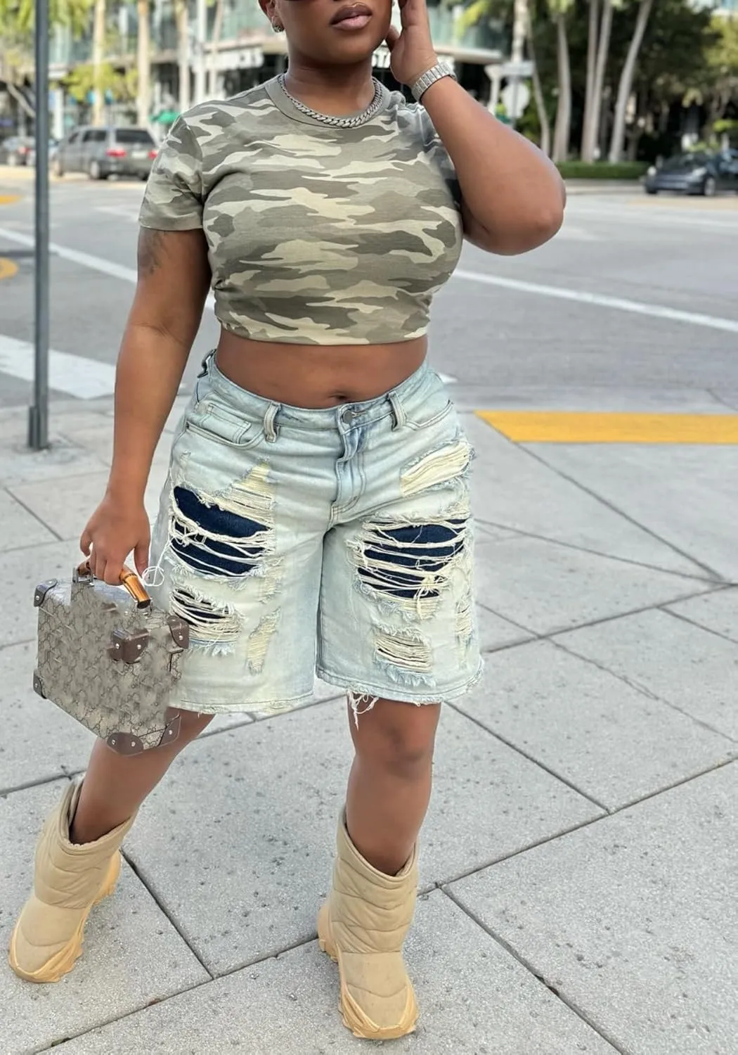 Unybwonn Women Ripped Denim Shorts Wide Leg Distressed Bermuda Cargo Jean Shorts Knee Length Destroyed Cut Off Long Jorts