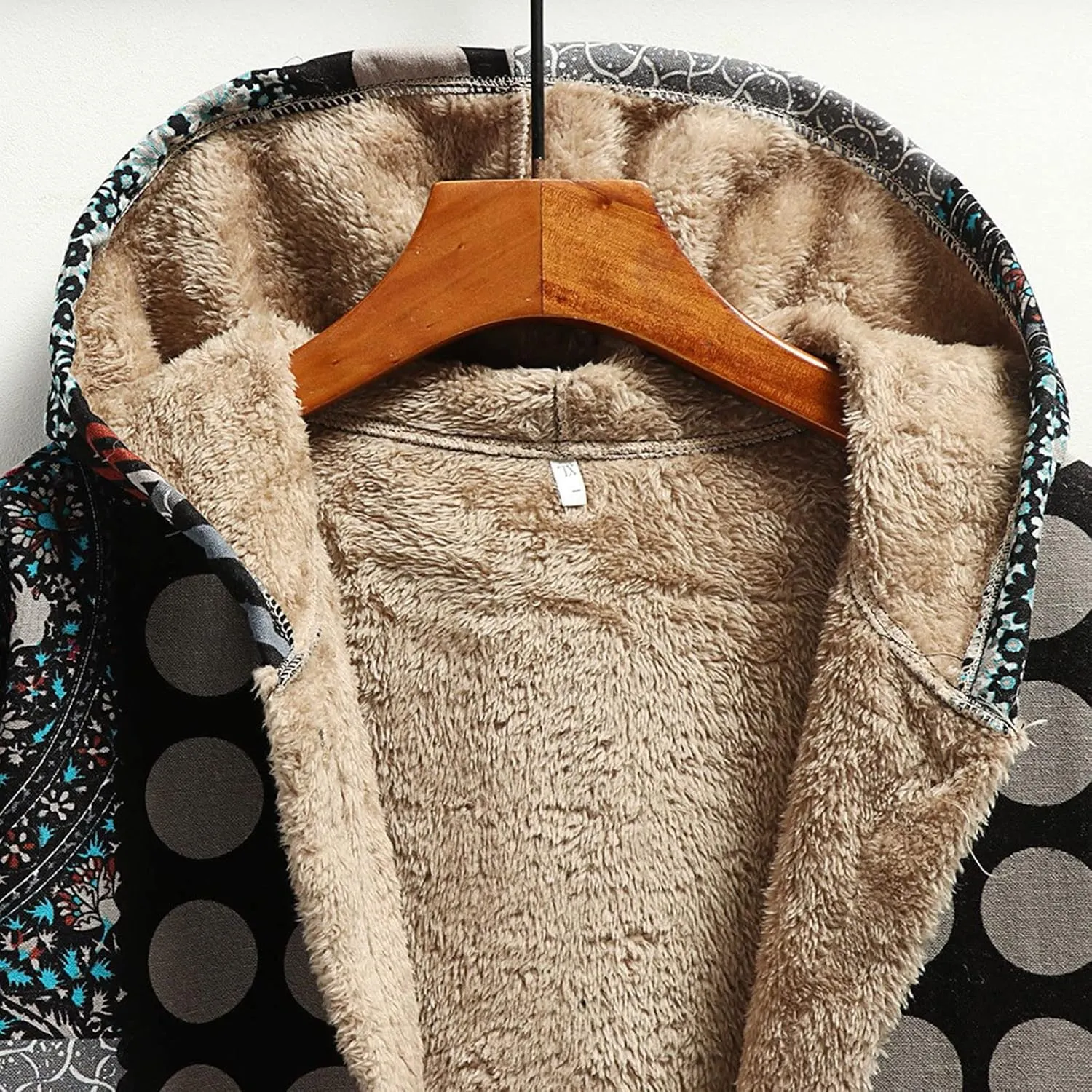 Womens Sherpa Fleece Coat Hiking Fashion Winter Coat Vintage Aztec Hoodie Button Down Sherpa Outerwear with Pockets